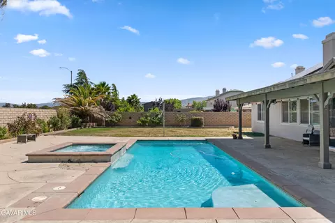Exterior - 41530 Yew St, Lancaster, CA 93536 photo 9 of 10