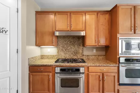 Kitchen - 41530 Yew St, Lancaster, CA 93536 photo 2 of 3