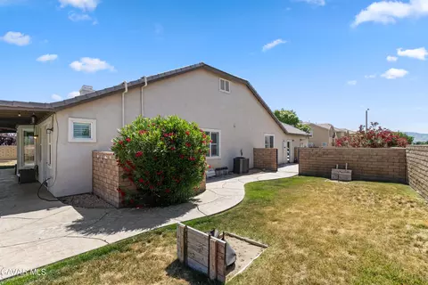 Exterior - 41530 Yew St, Lancaster, CA 93536 photo 10 of 10
