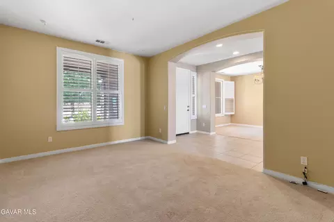 Living - 41530 Yew St, Lancaster, CA 93536 photo 5 of 5