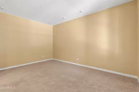 Living - 41530 Yew St, Lancaster, CA 93536 photo 4 of 5