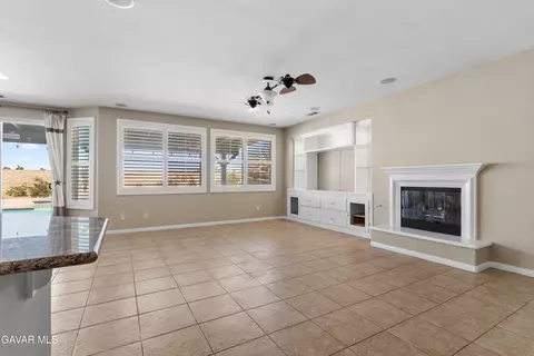 Living - 41530 Yew St, Lancaster, CA 93536 photo 3 of 5