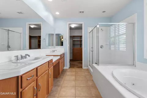 Bath - 41530 Yew St, Lancaster, CA 93536 photo 3 of 5