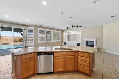 Kitchen - 41530 Yew St, Lancaster, CA 93536 photo 3 of 3