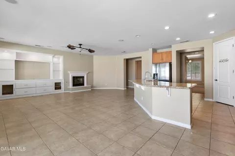 Living - 41530 Yew St, Lancaster, CA 93536 photo 1 of 5
