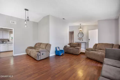 Entry Way - 43619 Steif St, Lancaster, CA 93535 photo 1 of 2