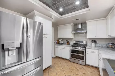 Kitchen - 43619 Steif St, Lancaster, CA 93535 photo 3 of 3