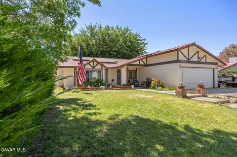 Exterior - 43619 Steif St, Lancaster, CA 93535 photo 5 of 7