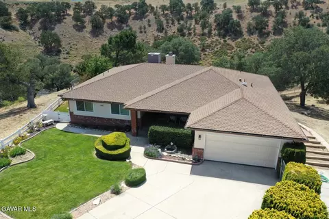 19304 Moon Dr, Tehachapi, CA 93561