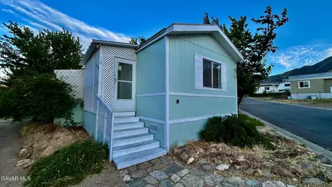 11936 California 178 #61, Lake Isabella, CA 93240