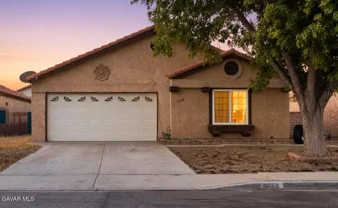 3558 Avocado Ln, Palmdale, CA 93550