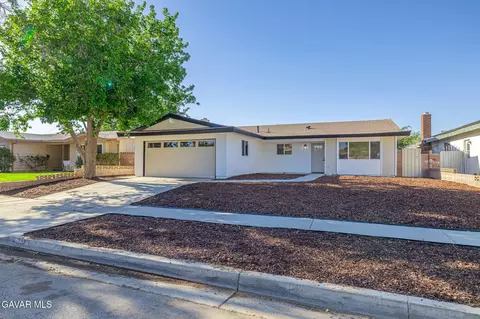 737 W Avenue H 7, Lancaster, CA 93534