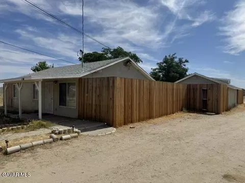 42104 6th St, Lancaster, CA 93535