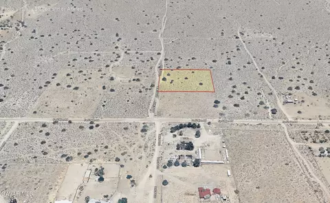 223 Rd St E, Llano, CA 93544 photo 11