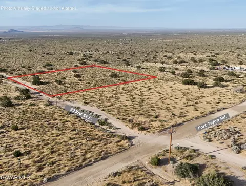 223 Rd St E, Llano, CA 93544 photo 3