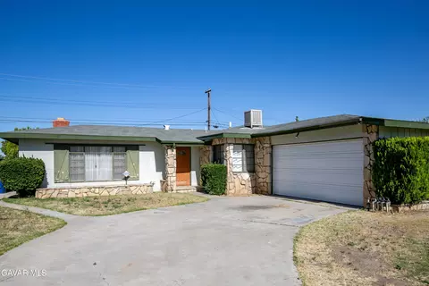Exterior - 43835 2nd St E, Lancaster, CA 93535 photo 1 of 4