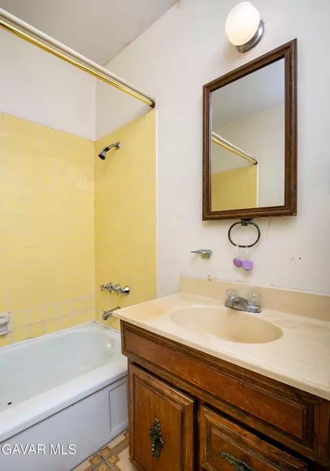 Bath - 43835 2nd St E, Lancaster, CA 93535 photo 1 of 2