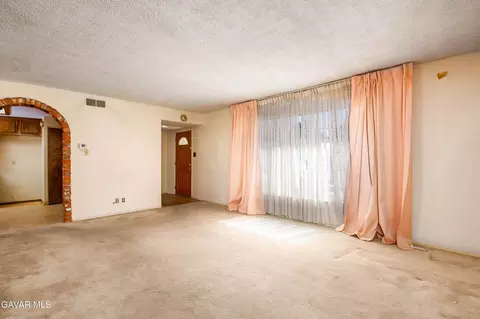 Living - 43835 2nd St E, Lancaster, CA 93535 photo 3 of 3