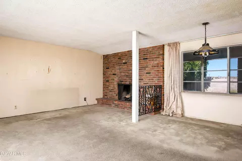 Living - 43835 2nd St E, Lancaster, CA 93535 photo 1 of 3