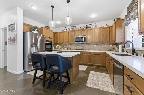 Kitchen - 1453 Ponderosa Dr, Tehachapi, CA 93561 photo 1 of 1