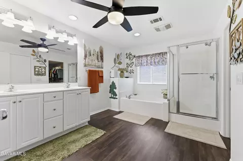 Bath - 1453 Ponderosa Dr, Tehachapi, CA 93561 photo 1 of 2