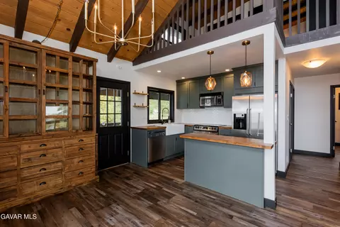 Kitchen - 27001 Medicine Bow Ct, Tehachapi, CA 93561 photo 4 of 4