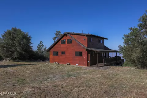 Exterior - 27001 Medicine Bow Ct, Tehachapi, CA 93561 photo 4 of 5