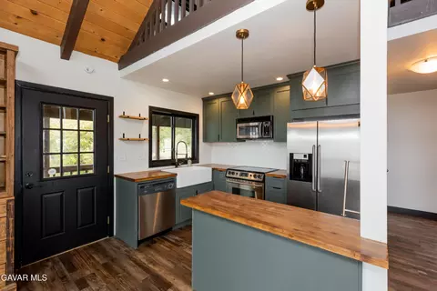 Kitchen - 27001 Medicine Bow Ct, Tehachapi, CA 93561 photo 1 of 4