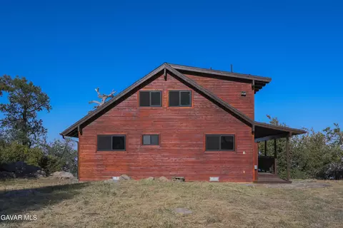 Exterior - 27001 Medicine Bow Ct, Tehachapi, CA 93561 photo 2 of 5