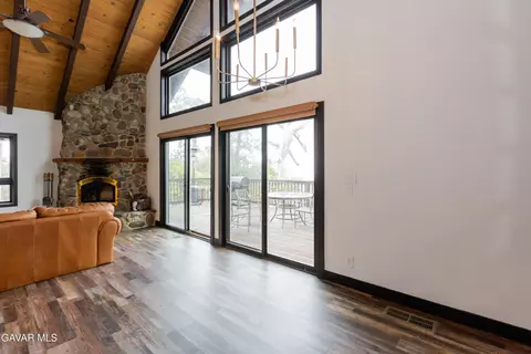 Living - 27001 Medicine Bow Ct, Tehachapi, CA 93561 photo 6 of 6