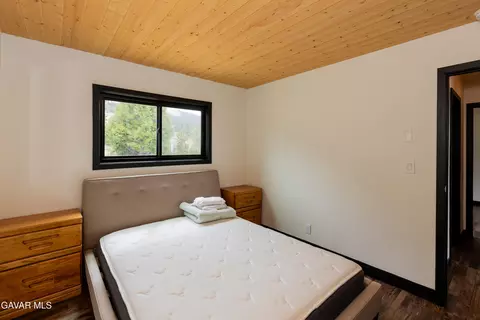 Bedroom - 27001 Medicine Bow Ct, Tehachapi, CA 93561 photo 2 of 8