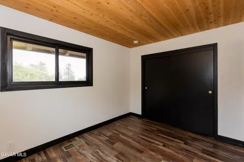 Bedroom - 27001 Medicine Bow Ct, Tehachapi, CA 93561 photo 6 of 8