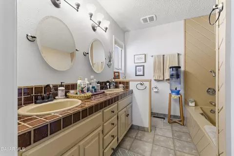 Bath - 21404 Quail Springs Rd, Tehachapi, CA 93561 photo 3 of 3