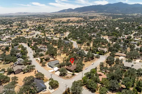 View/Area - 21404 Quail Springs Rd, Tehachapi, CA 93561 photo 7 of 9