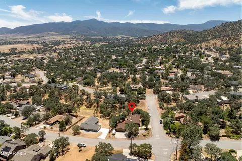 View/Area - 21404 Quail Springs Rd, Tehachapi, CA 93561 photo 8 of 9