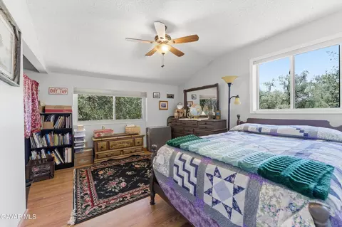 Bedroom - 21404 Quail Springs Rd, Tehachapi, CA 93561 photo 2 of 4