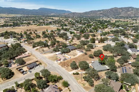 View/Area - 22731 Camp Dr, Tehachapi, CA 93561 photo 7 of 7
