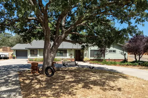 Exterior - 22731 Camp Dr, Tehachapi, CA 93561 photo 7 of 9