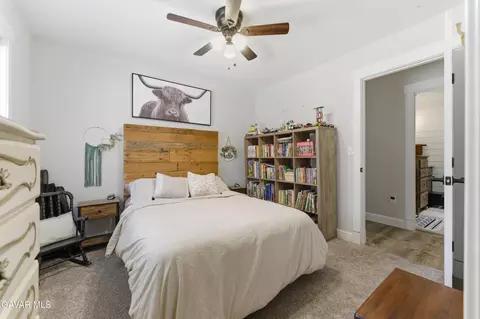 Bedroom - 22731 Camp Dr, Tehachapi, CA 93561 photo 4 of 5
