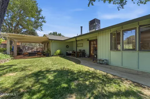 Exterior - 22731 Camp Dr, Tehachapi, CA 93561 photo 4 of 9