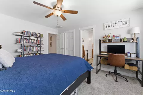 Bedroom - 22731 Camp Dr, Tehachapi, CA 93561 photo 2 of 5