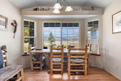 Dining - 18888 Pellisier Rd, Tehachapi, CA 93561 photo 1 of 1