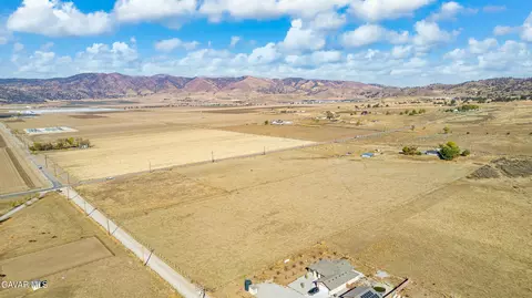 View/Area - 18888 Pellisier Rd, Tehachapi, CA 93561 photo 2 of 2