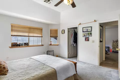 Bedroom - 18888 Pellisier Rd, Tehachapi, CA 93561 photo 2 of 6