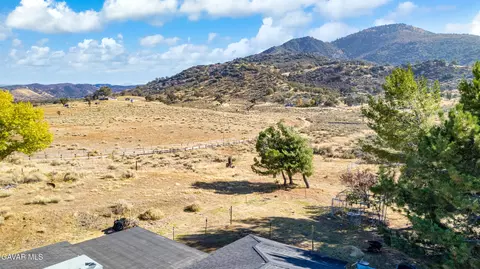 Exterior - 18888 Pellisier Rd, Tehachapi, CA 93561 photo 2 of 6