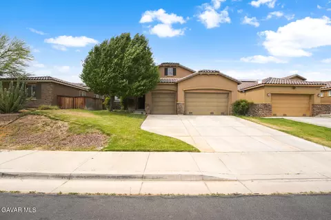 3419 Arrowhead Ct, Rosamond, CA 93560