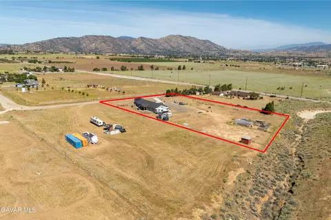 View/Area - 19900 Chinook St, Tehachapi, CA 93561 photo 4 of 8