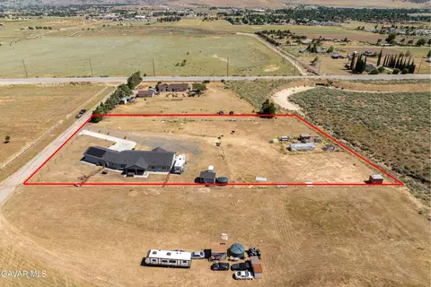 View/Area - 19900 Chinook St, Tehachapi, CA 93561 photo 6 of 8