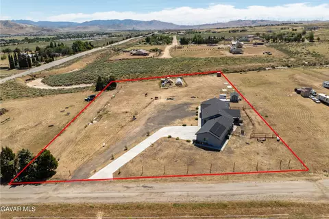 View/Area - 19900 Chinook St, Tehachapi, CA 93561 photo 8 of 8