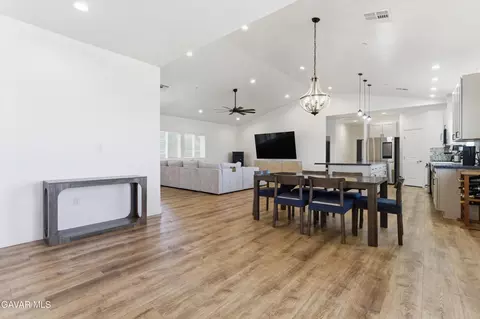 Entry Way - 19900 Chinook St, Tehachapi, CA 93561 photo 1 of 1